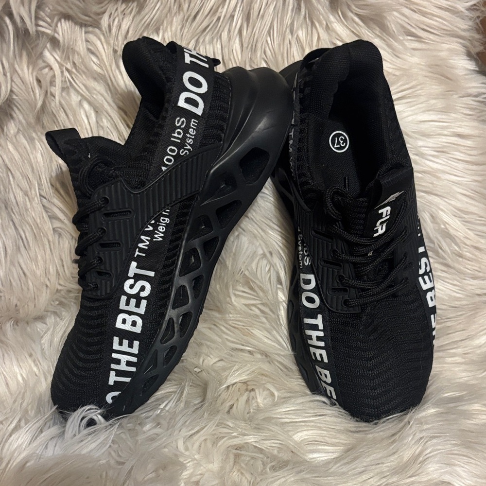 Big Kids Black Furuian Steel Toe Athletic Sneakers with Bold Text